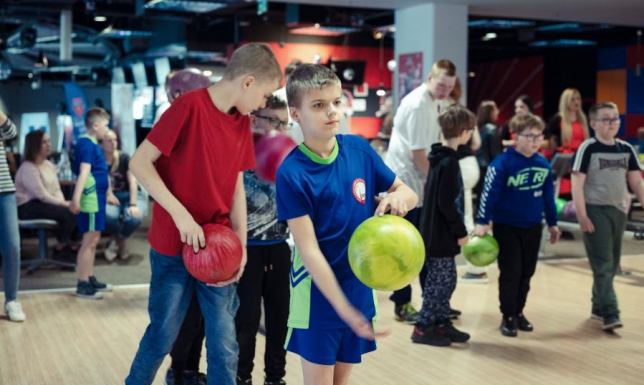 VIII Integracyjny Turniej Bowlingowy w marcu integracja dzieci, młodzież oraz osób dorosłych z niepełnosprawnościami