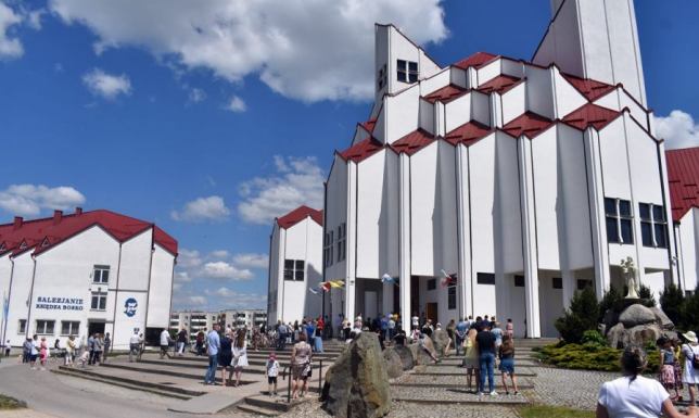 Piknik parafialno-oratoryjny na terenie Parafii Matki Bożej Miłosierdzia