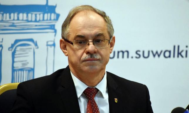 radni podjęli decyzję o udzieleniu Czesławowi Renkiewiczowi wotum zaufania