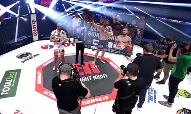 Damian Bujkowski wygrał walkę podczas gali FEN 33 LOTOS Fight Night