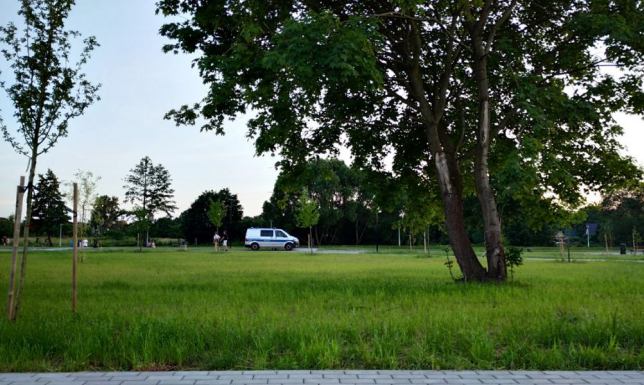 17-latek odpowie za uszkodzenie oświetlenia na suwalskich bulwarach Zniszczone oświetlenie na Bulwarach nad Czarną Hańczą