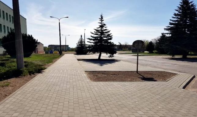 Chodnik przy Starostwie wyremontowany