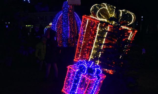 Rozświetlenie choinki miejskiej i iluminacji świątecznych w Suwałkach