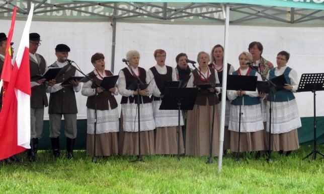 Siedemnasty Powiatowy Koncert Majowej Pieśni Religijnej pod tytułem „Chwalcie łąki umajone”