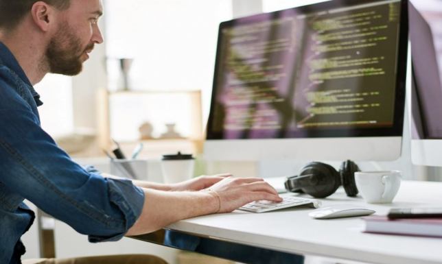 Dlaczego zagraniczne firmy zlecają swoje usługi IT do Polski? Dlaczego zagraniczne firmy zlecają swoje usługi IT do Polski?