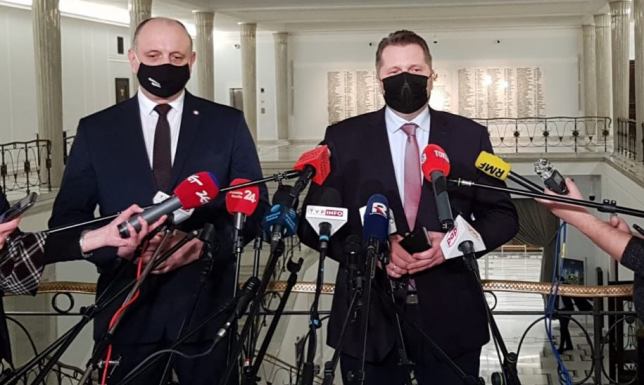 Uczniowie wracają do nauki zdalnej Zdalne nauczanie do końca ferii zimowych w całym kraju