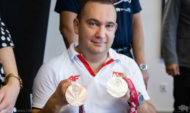 Rafał Czuper mistrzem olimpijskim Pochodzący z Raczek paratenisista stołowy w finale pokonał Czecha Jiriego Suchanka 3:1