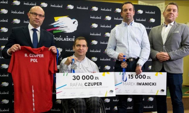 Rafał Czuper otrzymał 30 tysięcy złotych nagrody z budżetu województwa podlaskiego