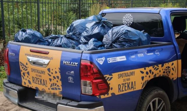 akcja sprzątania Czarnej Hańczy w ramach Operacja Czysta Rzeka