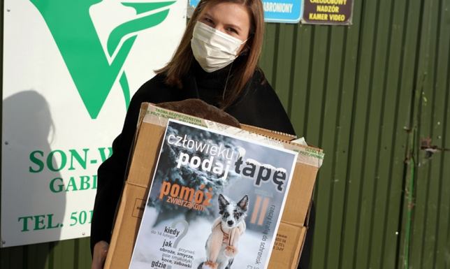 Dary trafiły do czworonogów Akcja "człowieku podaj łapę" PWSZ w Suwałkach