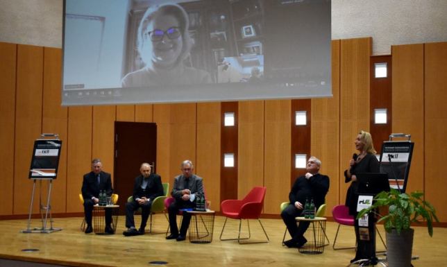 Debata o procesach migracyjnych, bezpieczeństwie i sytuacji na granicy polsko-białoruskiej