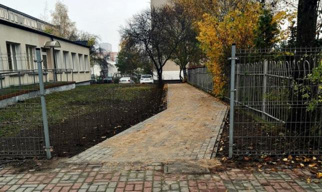 Nowy chodnik obok przedszkola przy Waryńskiego
