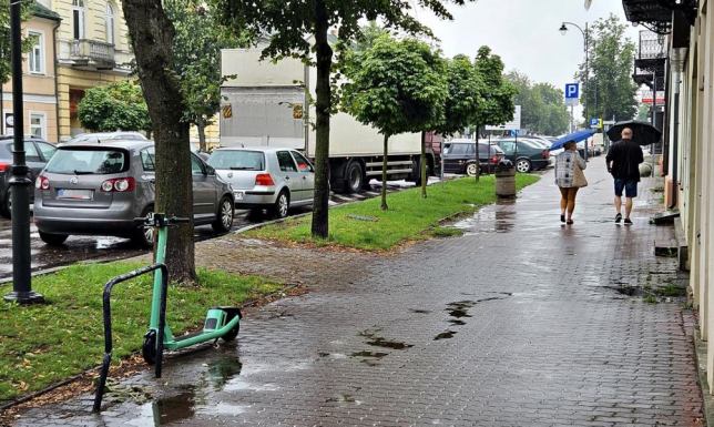 Prognozują silny deszcz z burzami Instytut Meteorologii i Gospodarki Wodnej wydał ostrzeżenie drugiego stopnia