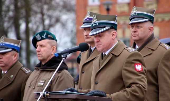 14 Pułk Przeciwpancerny w Suwałkach ma nowego dowódcę    14 Pułk Przeciwpancerny w Suwałkach ma nowego dowódcę