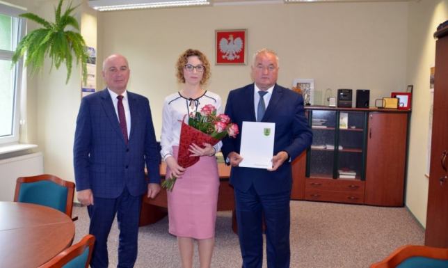 Nowa dyrektor Zespołu Szkół w Dowspudzie Powierzenie stanowiska dyrektora na  5 lat szkolnych w Zespole Szkół w Dowspudzie