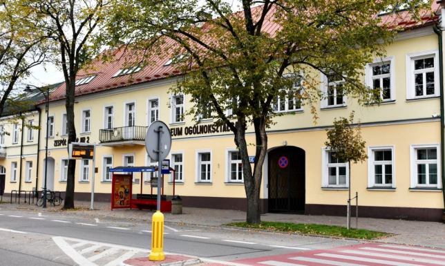 zostanie wybudowany szyb wraz z windą oraz nowoczesna pracownia