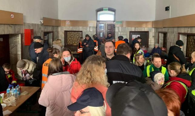 Anioły z Dworca PKP Suwałki dla Ukrainy - powstała specjalna grupa