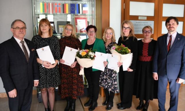 Konkursy na dyrektorów - zmiana tylko w Przedszkolu nr 1 5-letnie powołania rekomendowanym przez komisie konkursowe