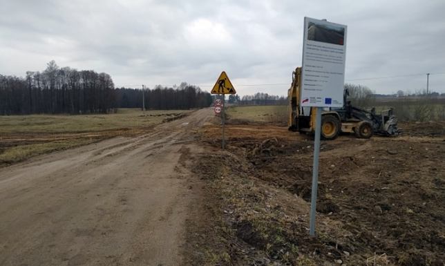 Trwa przebudowa drogi gminnej wyasfaltowany zostanie odcinek drogi Nowe Motule - Tabałówka - Jemieliste