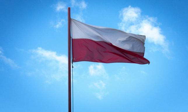 Maszty i flagi w (prawie) całym powiecie suwalskim Maszty z flagą Polski pojawią się w większości gmin powiatu suwalskiego
