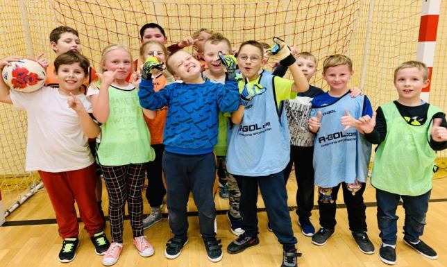 Zajęcia sportowe w szkołach w Słobódce i Kaletniku Upowszechnianie sportu różnych grup społecznych i środowiskowych powiatu suwalskiego