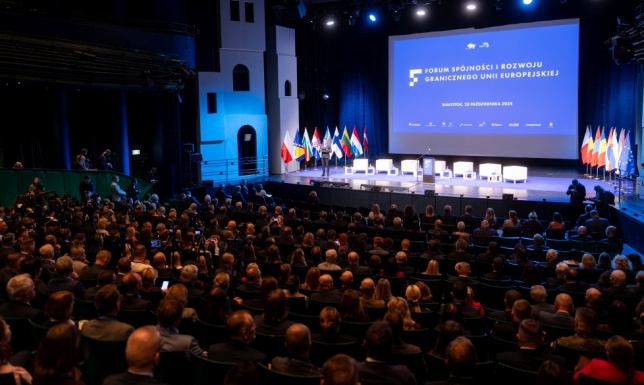 Forum Spójności i Rozwoju Granicznego Unii Europejskiej w Białymstoku Wypracowanie mechanizmów wsparcia dla regionów obciążonych „trudnym sąsiedztwem”