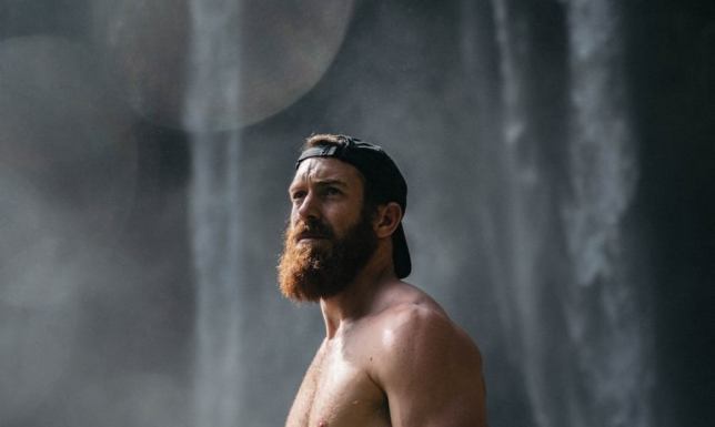 Zmień swój wizerunek na wiosnę 2023 i zapuść modną brodę! Poznaj nasze propozycje