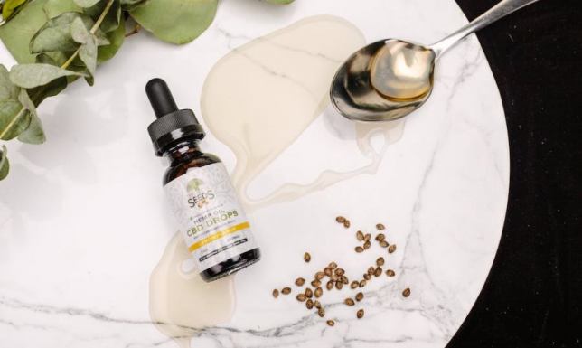 Olejek konopny CBD - zdrowy suplement naturalnych kannabinoidów