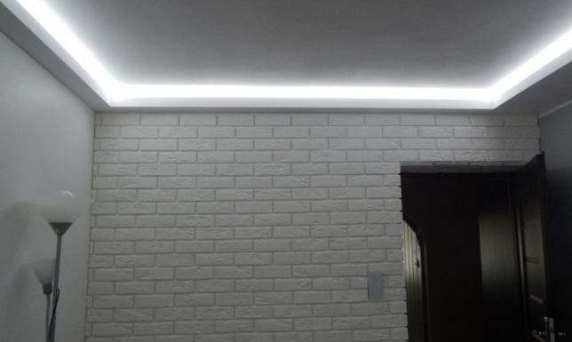 Jak wykorzystać oświetlenie sufitowe do podkreślenia stylu pomieszczenia? 