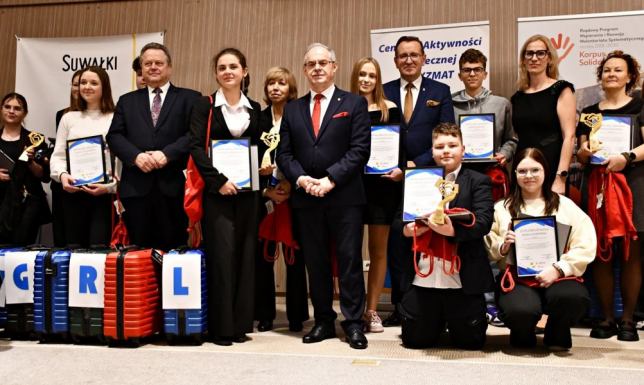 Statuetki i upominki otrzymali wyróżniający się wolontariusze