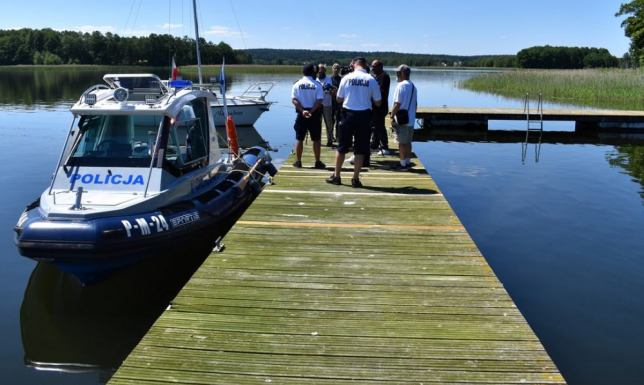 O zachowanie bezpieczeństwa w trakcie wakacji apelowali policjanci