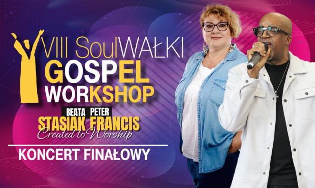 Uczestnicy uczą się śpiewu wielogłosowego w utworach muzyki gospel