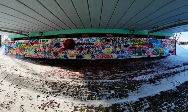Powstała strefa do legalnego malowania graffiti aranżacja w przestrzeni miejskiej strefy do legalnego malowania graffiti