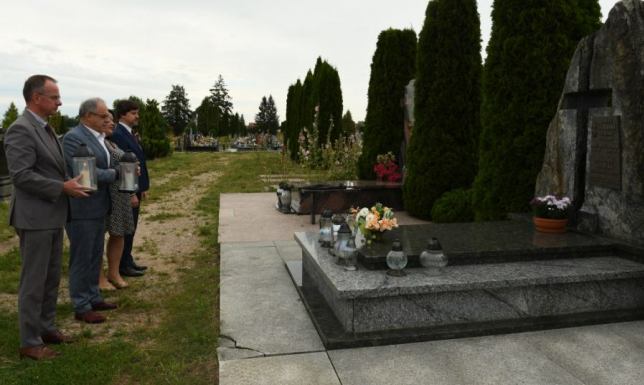 Władze miasta na grobie śp. Józefa Gajewskiego W czwartek 25. lipca mija14 lat od śmierci śp. Józefa Gajewskiego