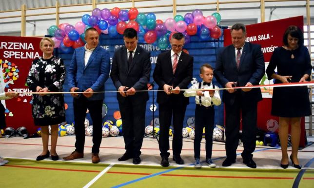 Hala sportowa przy Szkole Podstawowej im. Jana Pawła II w Nowej Wsi