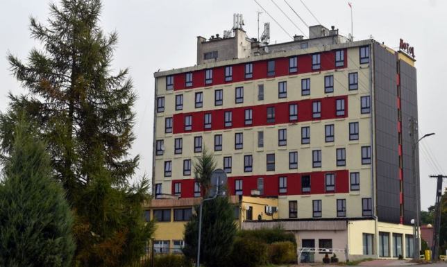 Hotel Hańcza w Suwałkach blokiem mieszkalnym