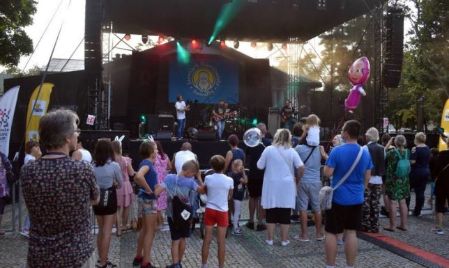 Suwalska młodzież liczy na artystów hip-hopowych podczas miejskich imprez