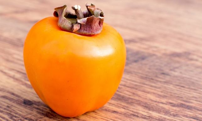 Owoc kaki – czym jest i jakie ma właściwości zdrowotne?