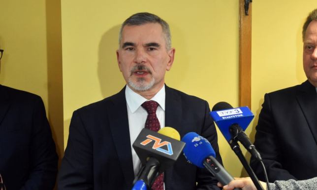 Konferencja prasowa prezentując kandydata PiS na prezydenta Suwałk