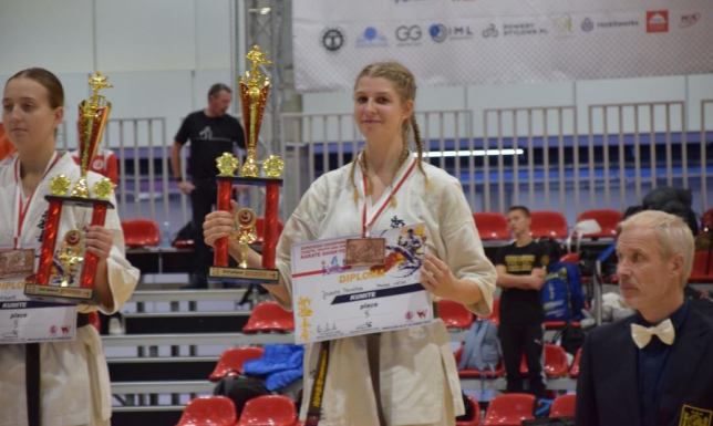 brązowy medal podczas Mistrzostw Europy Kadetów, Młodzieżowców i Seniorów Open