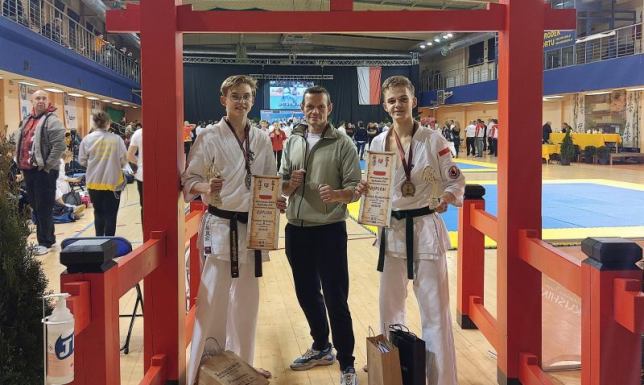 Dwa medale karateków w Radzyminie Suwalczanie na Mistrzostwach Polski Kyokushin Juniorów i Młodzieżowców w Radzyminie