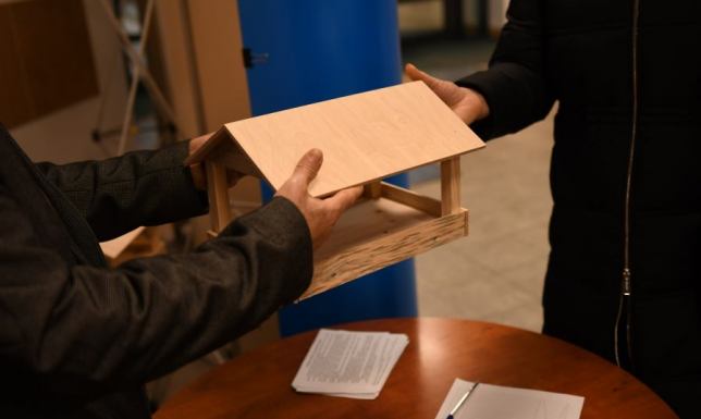 100 karmników trafiło dziś do rąk suwalczan