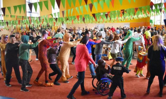 bal karnawałowy pod hasłem "Jungle Party" w SOSW nr 1 w Suwałkach