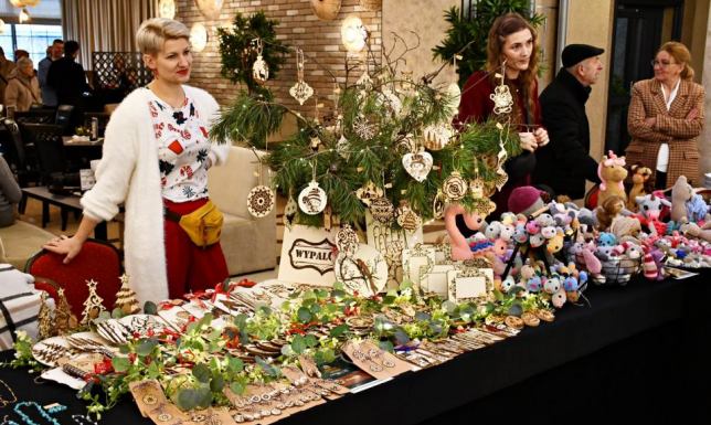 Unikatowe upominki, dekoracje świąteczne i idealne prezenty