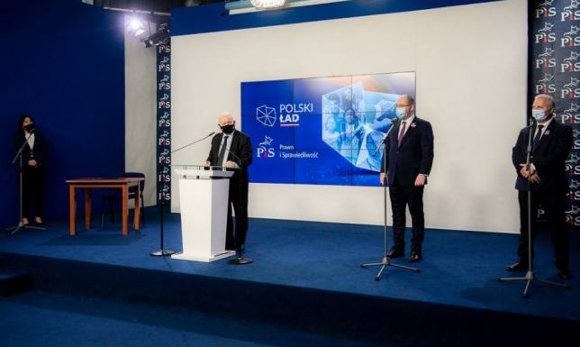 Lech Kołakowski ponownie w PiS Poseł Lech Kołakowski przechodzi do klubu Prawo i Sprawiedliwość
