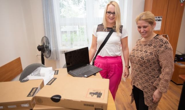 Ponad 80 komputerów dla uczniów z Augustowa Nowe komputery w augustowskich szkołach