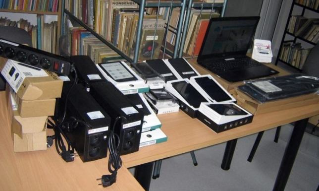 Nowy sprzęt trafił do biblioteki w Filipowie Komputery Biblioteka publiczna Filipów