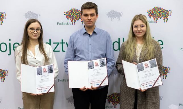 Suwalczanka najlepsza w wojewódzkim etapie olimpiady historycznej Karolina Hanc z Suwałk, Olimpiada Solidarności. Dwie dekady historii