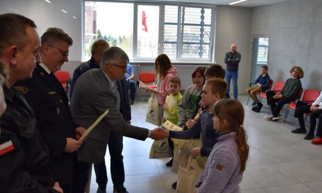 ,Młodzież Zapobiega Pożarom’’, konkurs w Straży Pożarnej w Suwałkach