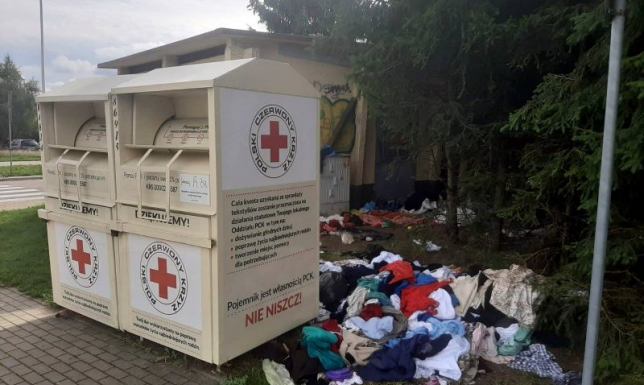 Czysto przy kontenerach PCK
